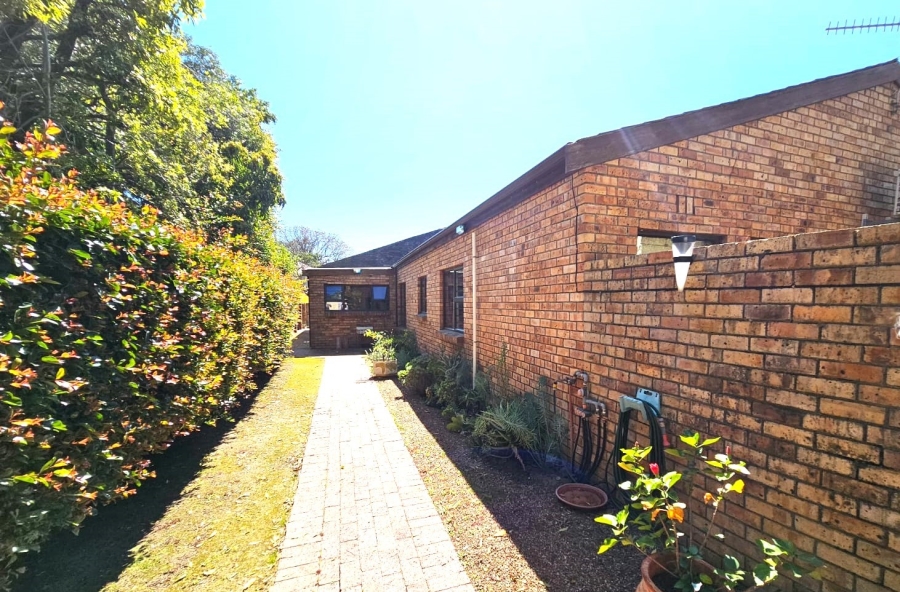 3 Bedroom Property for Sale in Lemoenkloof Western Cape